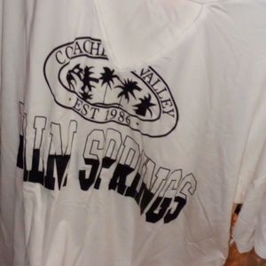 SheIn curve NWOT 1Xtshirt with v neck